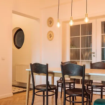 Brezoianu Spacious Flat-2