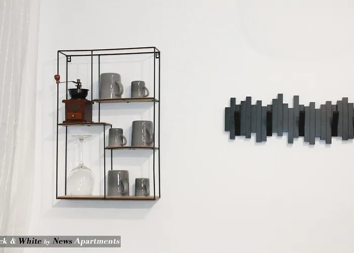 Black & White - News Apartment