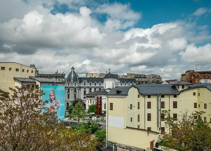 Lovely - 3 Bdr. Serviced Apartment In Old Town Bucharest, Romania