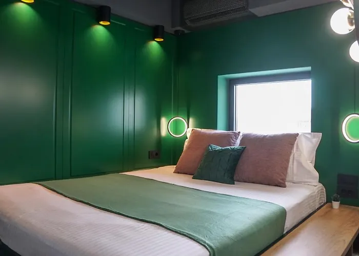 Green Sunnyside Studio - Central Location