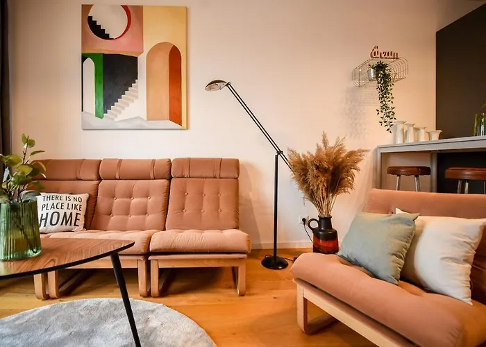 The Geometrist - Stunning 1Br Apt With Balcony