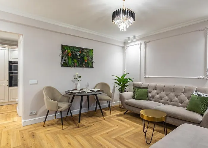 Bright House Cantemir Bucureşti, România