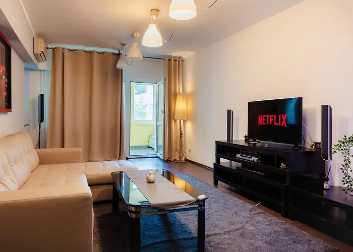 Comfy With Private Parking And Netflix