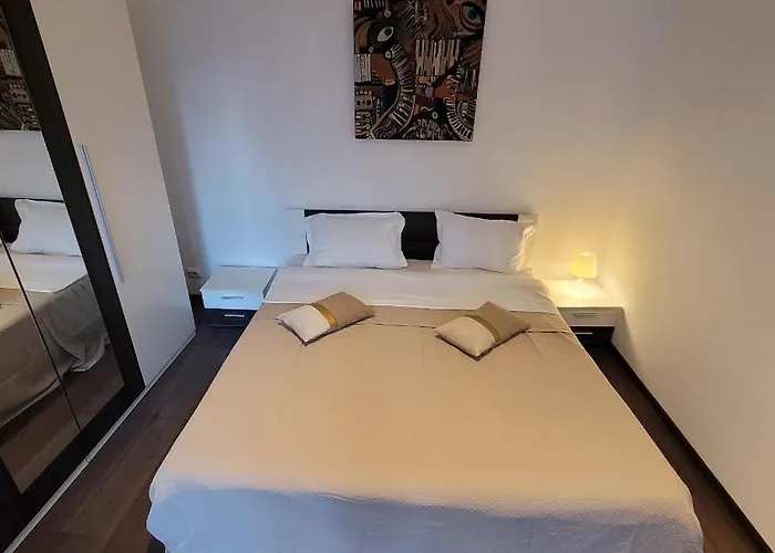 Anastasia Apt 28