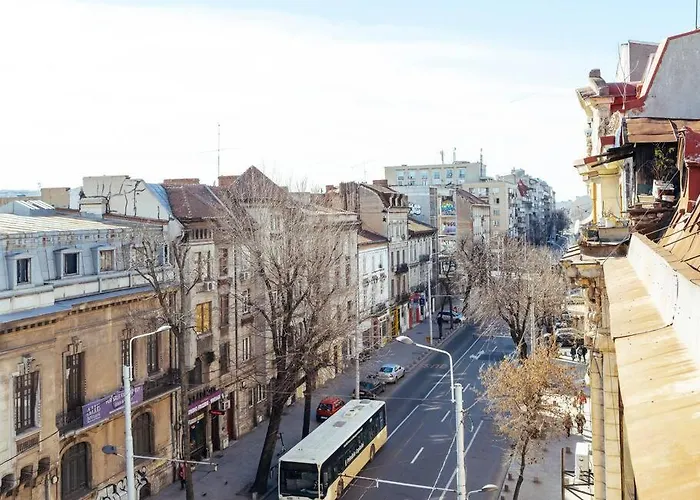 Newstudio & City Center I Balcony I Netflix