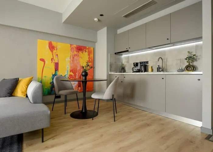 Luxury Apartment Near Radisson Hotel - Wall Projector & Modern Design