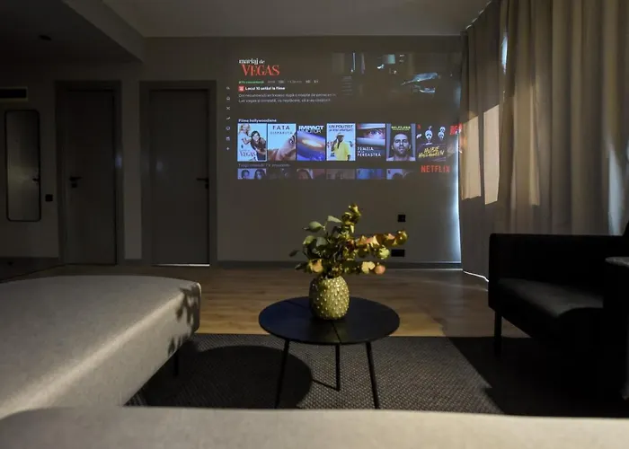 Luxury Apartment Near Radisson Hotel - Wall Projector & Modern Design