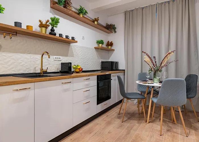 City Center Elegance - Stylish 2Br Apartment At Piata Amzei