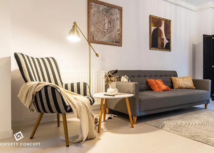 Central Residence 912