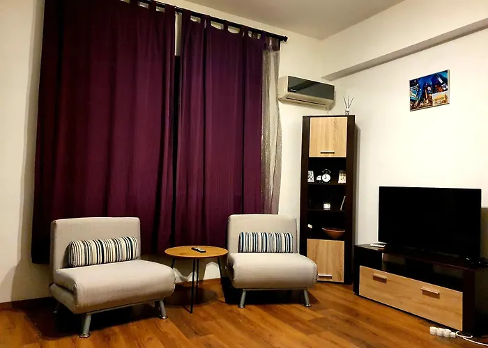 Ultracentral Cozy Near Old Town