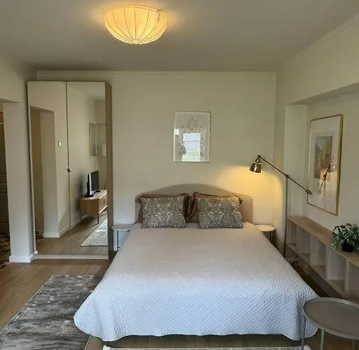 Bright & Stylish Cozy Studio Near Old Town