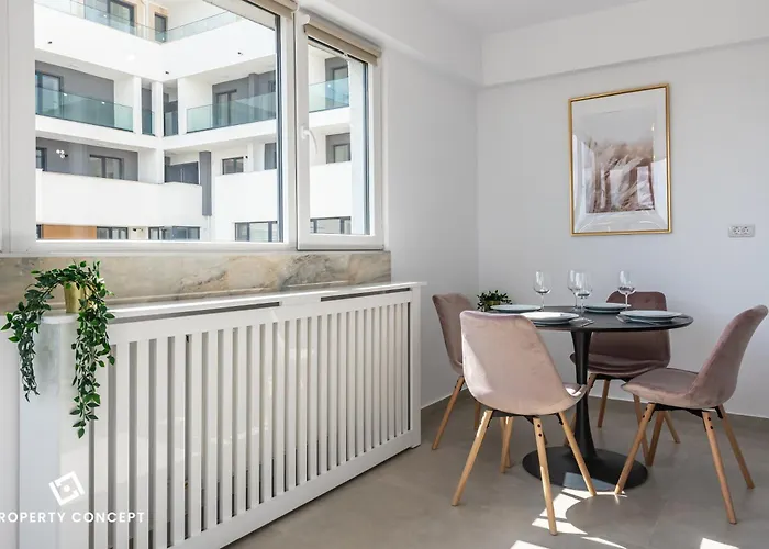 Central Spacious Apartment 1022