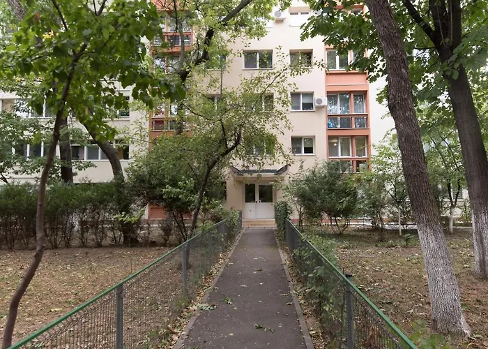 Red Apartment Bucureşti, România