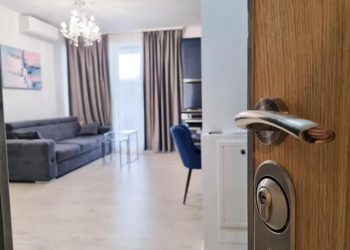 Chic Near Therme And Airport