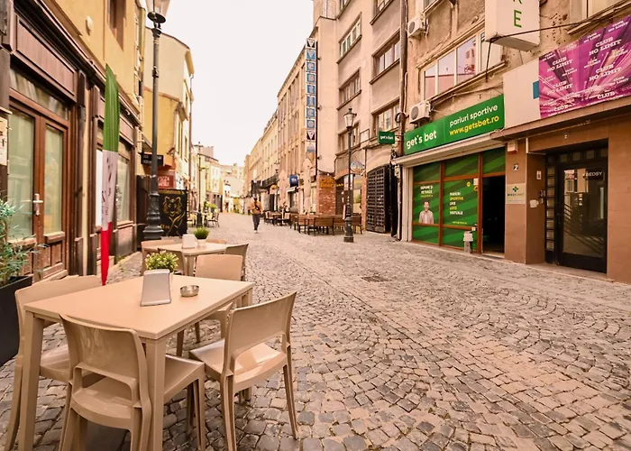 Old Town Charm - Modern & Comfortable Accommodation In The Heart Of The City