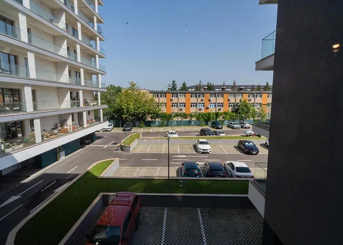 Lagoon Park Apartments With Beach View