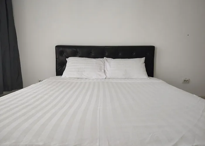 Luxury Modern Free Parking Air Conditioning Netflix Superb Bright View Balcony Self Check In Militari