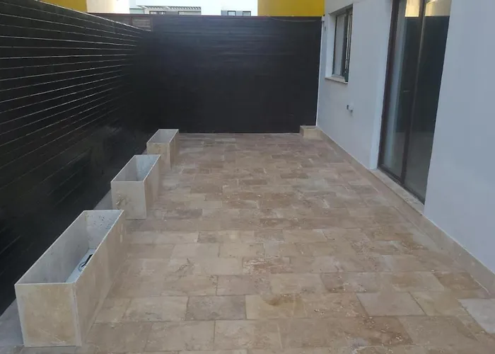 Apartament cu terasă
