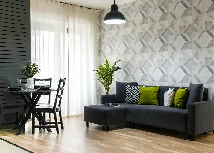 Sara - Stylish Apt With Balcony Near Piata Obor