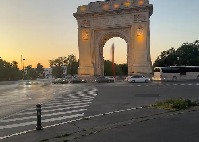 Arc De Triomphe Home