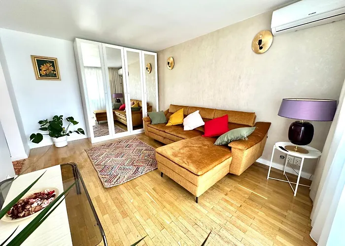 Arc De Triomphe Home