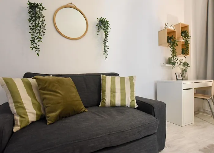 Cozy 2-Bedroom Retreat In The Heart Of History