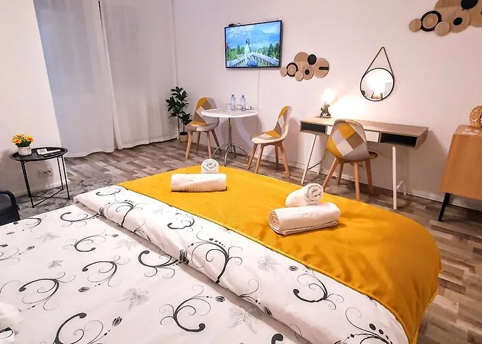 Yellow King - Luxurious