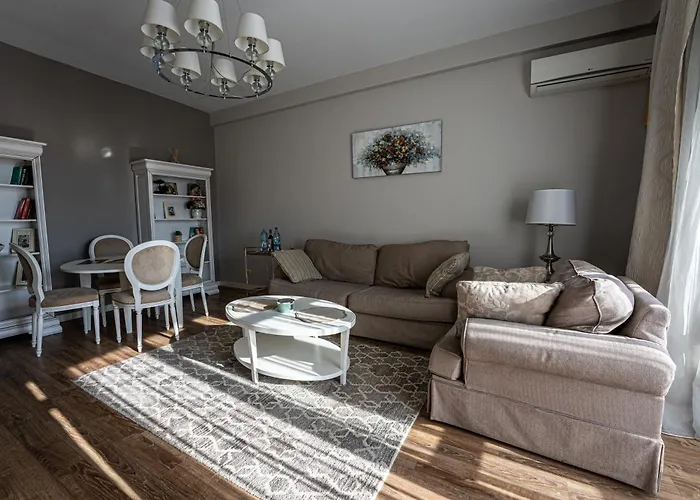Cozy Two Room Apartment - Bucharest City Center & Old Town