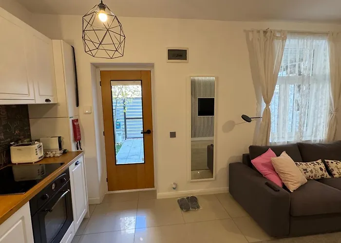 Bali House Bucharest Villa, România