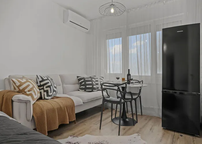 Urban View Studio - Free Parking - Metro Station - Self Check-In - Shops Bucureşti, România