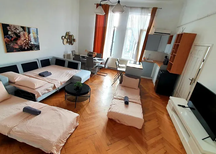 Ultracentral Cozy On Calea Victoriei With Amazing View