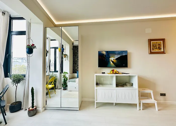 Harmony Studio - Elegant Escape Near Ateneu
