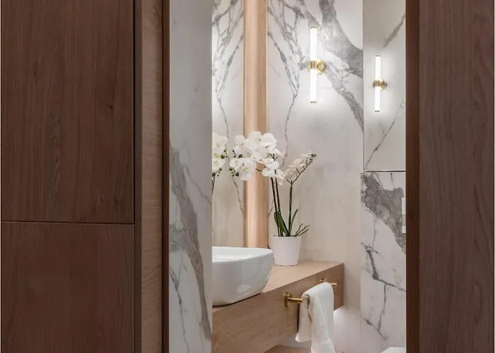 Designer'S Delight: Modern 1Br Near City Center Bucureşti, România