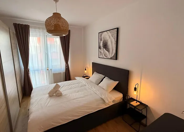 Isg - Near Carol Park & Unirii Area - Rh Living