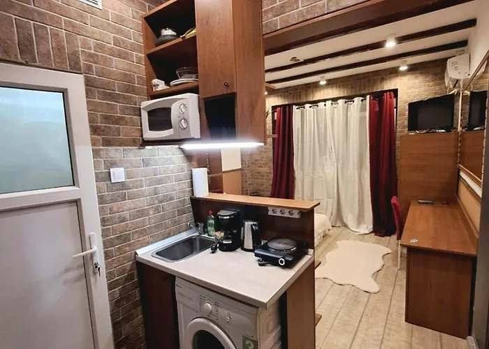 Tantra Studio 7 Nacu Universitate Bucureşti, România