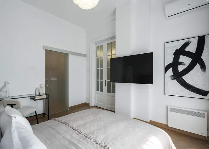 Calea 3Br Victoriei Stunner - Two Living Rooms - Balconies On The Avenue