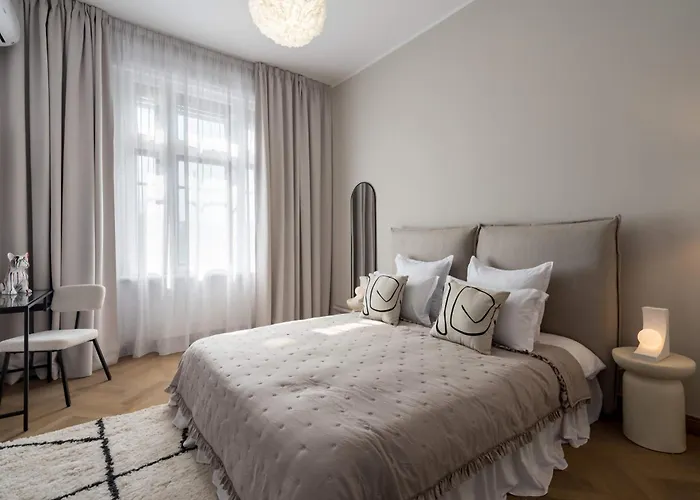 Calea 3Br Victoriei Stunner - Two Living Rooms - Balconies On The Avenue Bucharest, Romania