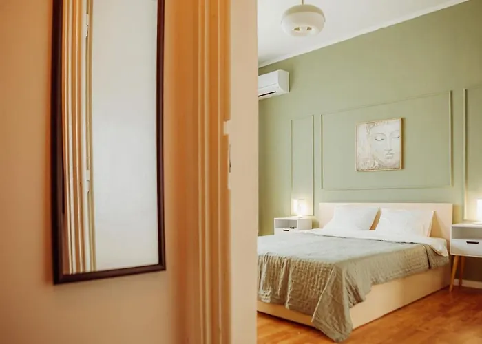 Rooftop Studio Nearby Stadium Bucureşti, România
