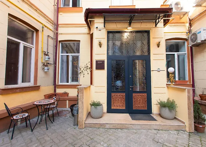 Arghezi Central Boutique