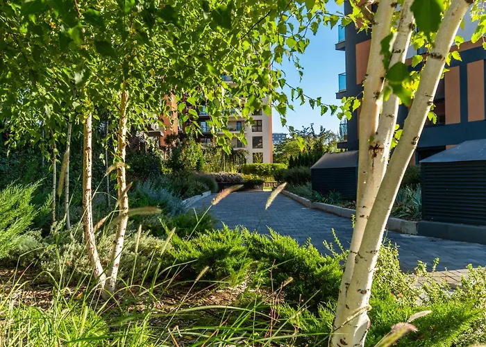 Evergreen APT 1BR With Parking