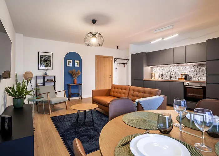 Evergreen APT 1BR With Parking