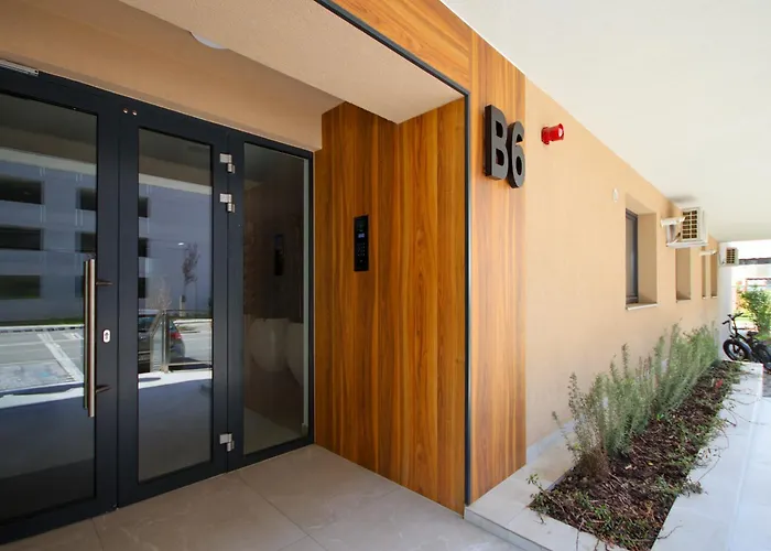 Hils Apartments