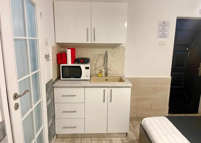 Prime 1 Studio - Half Ground Level With Windows - Demisol