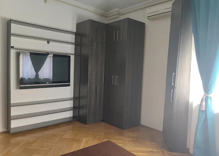 Christie'S Central Apartment