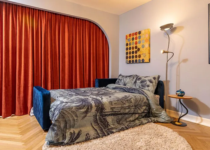 Eclectic Condo Romexpo 2Br Near Metro