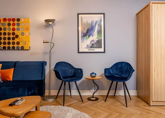 Eclectic Condo Romexpo 2Br Near Metro