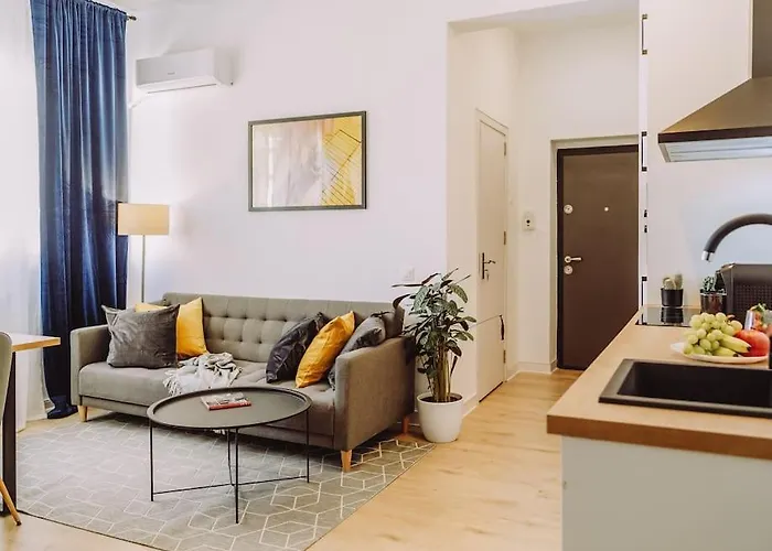 Sky Penthouse - University Square I Free Parking I Balcony