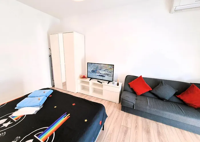 Plaza Residence Studio 2