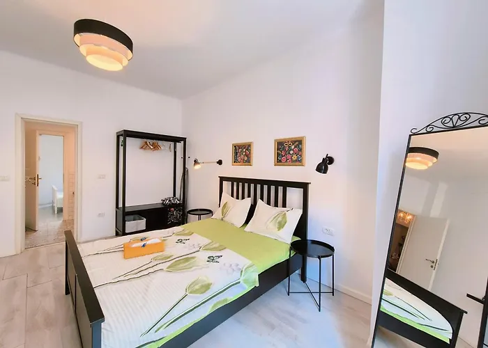 Downtown Spacious Retreat