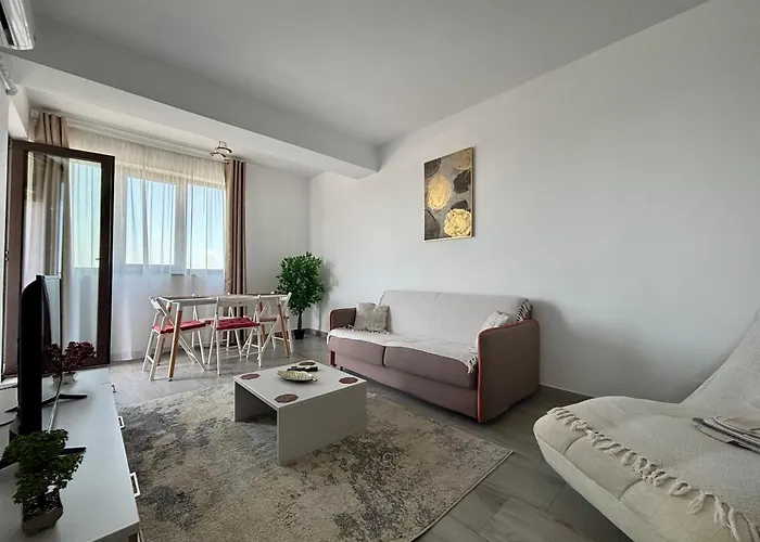 Soho Apartment - City View With Rooftop Garden